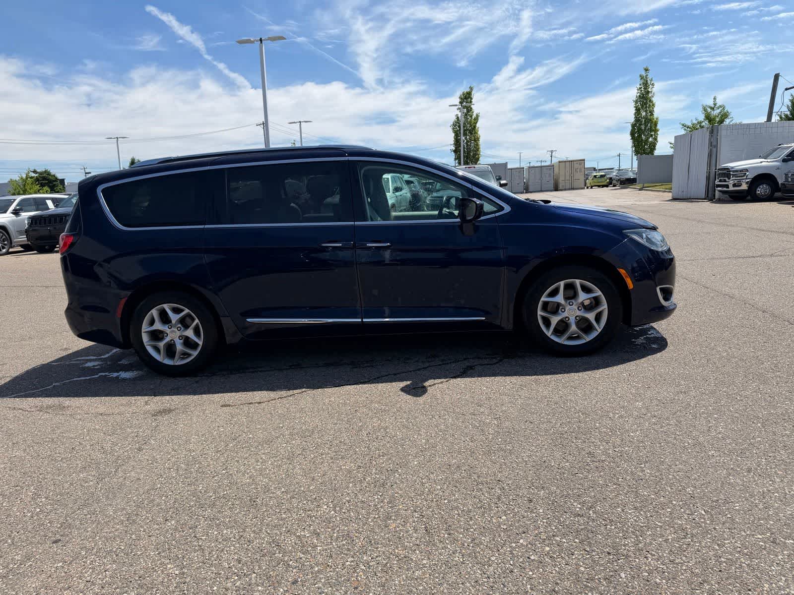 Thumbnail: 2019 Chrysler Pacifica - 16