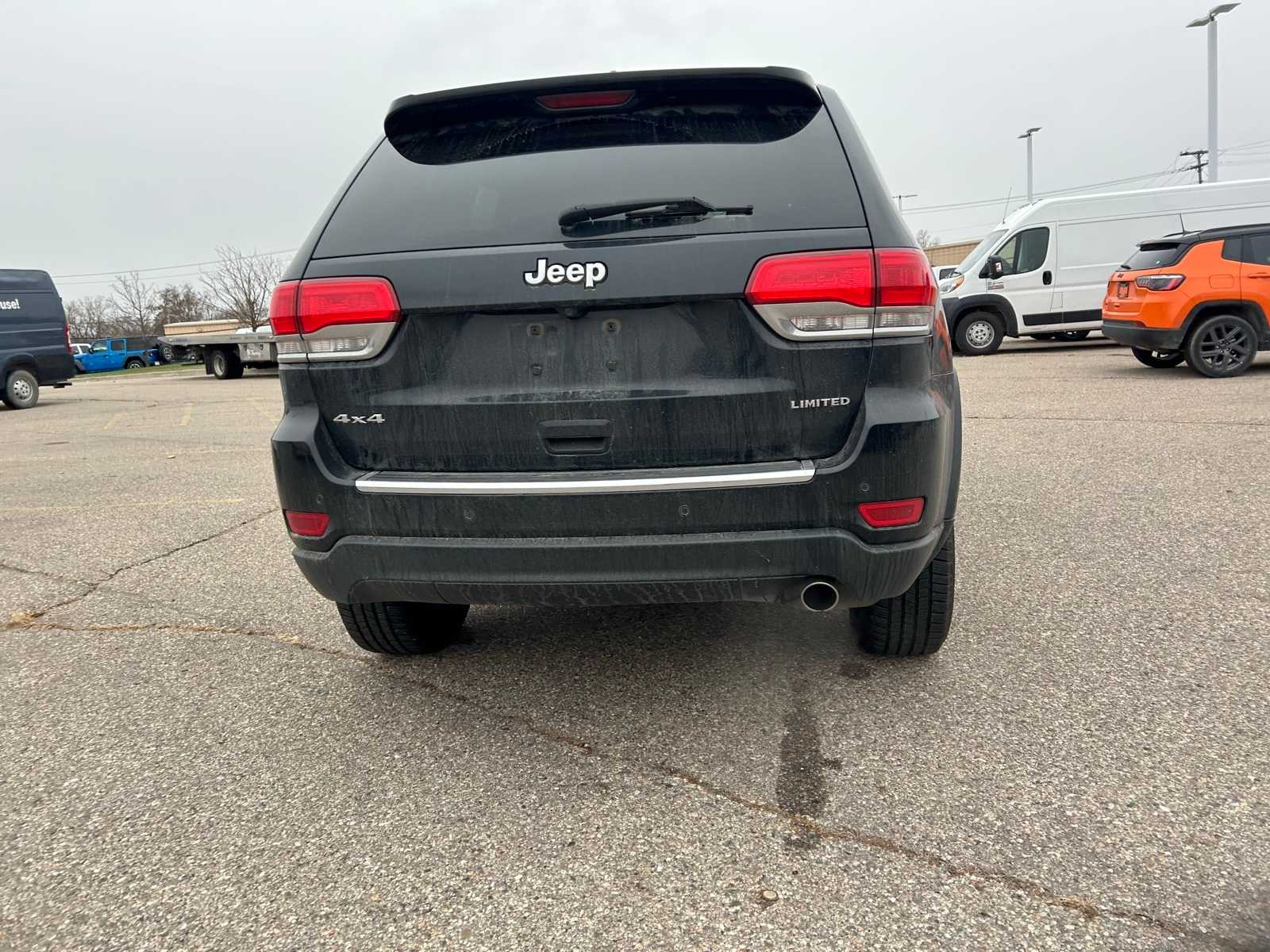 Thumbnail: 2019 Jeep Grand Cherokee - 17