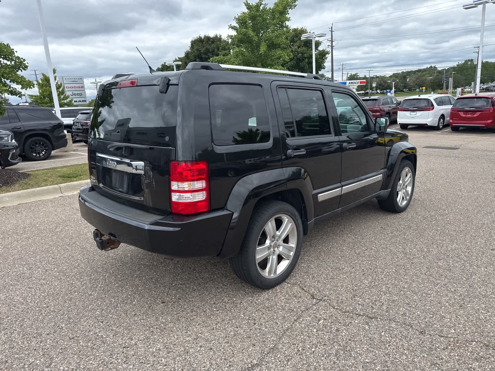 Thumbnail: 2012 Jeep Liberty - 16
