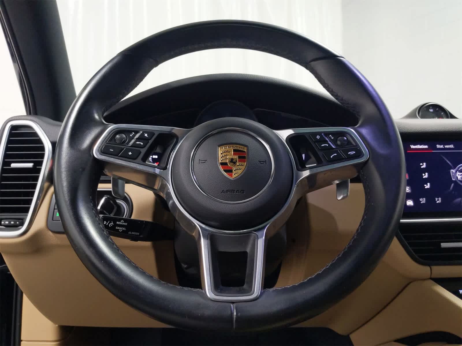 Thumbnail: 2023 Porsche Cayenne - 28