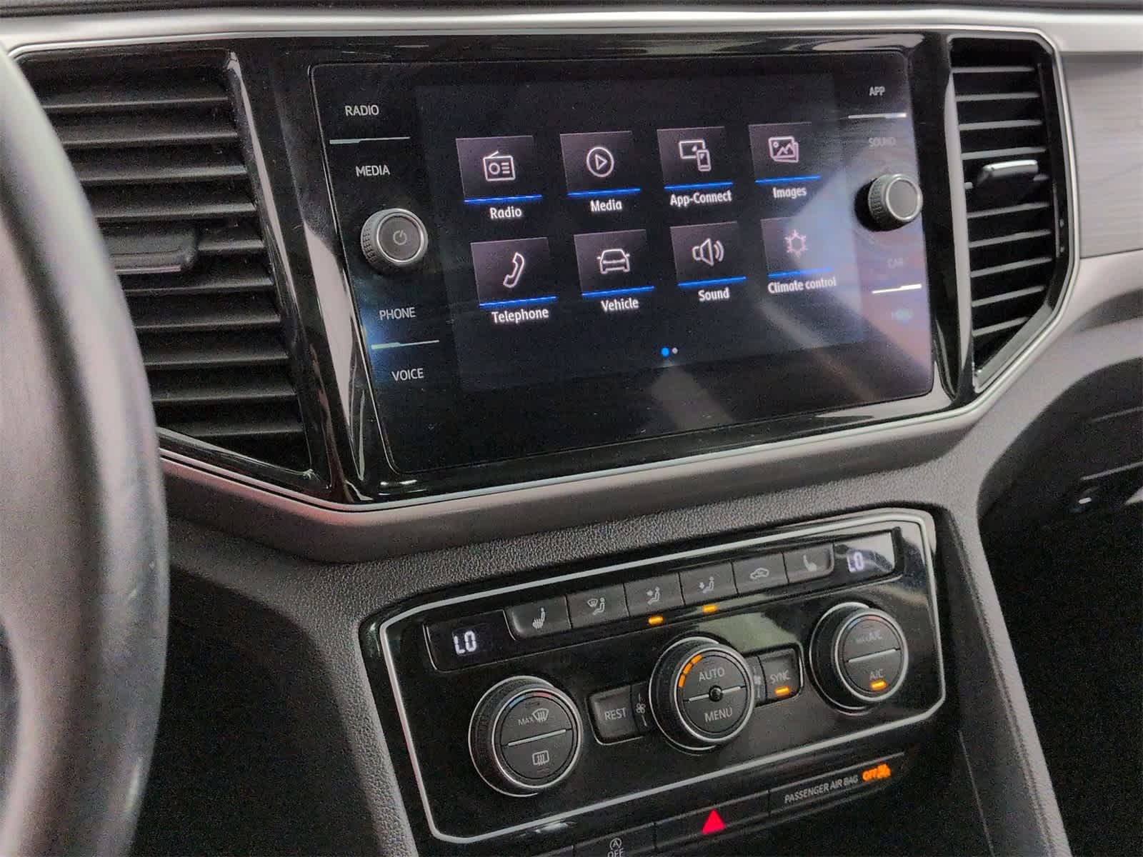 Thumbnail: 2018 Volkswagen Atlas - 29