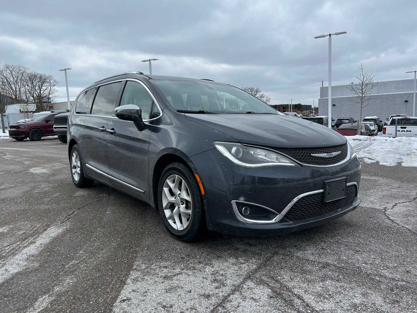 Thumbnail: 2020 Chrysler Pacifica - 6