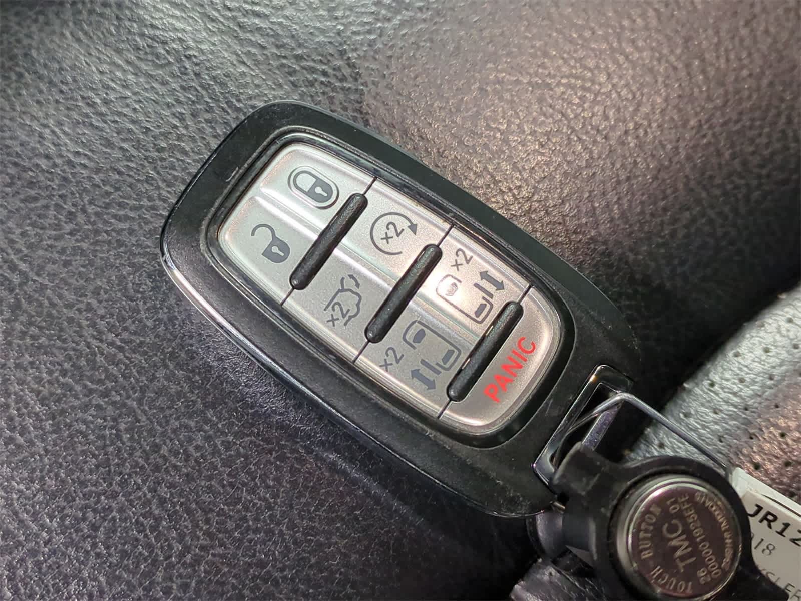 Thumbnail: 2018 Chrysler Pacifica - 34