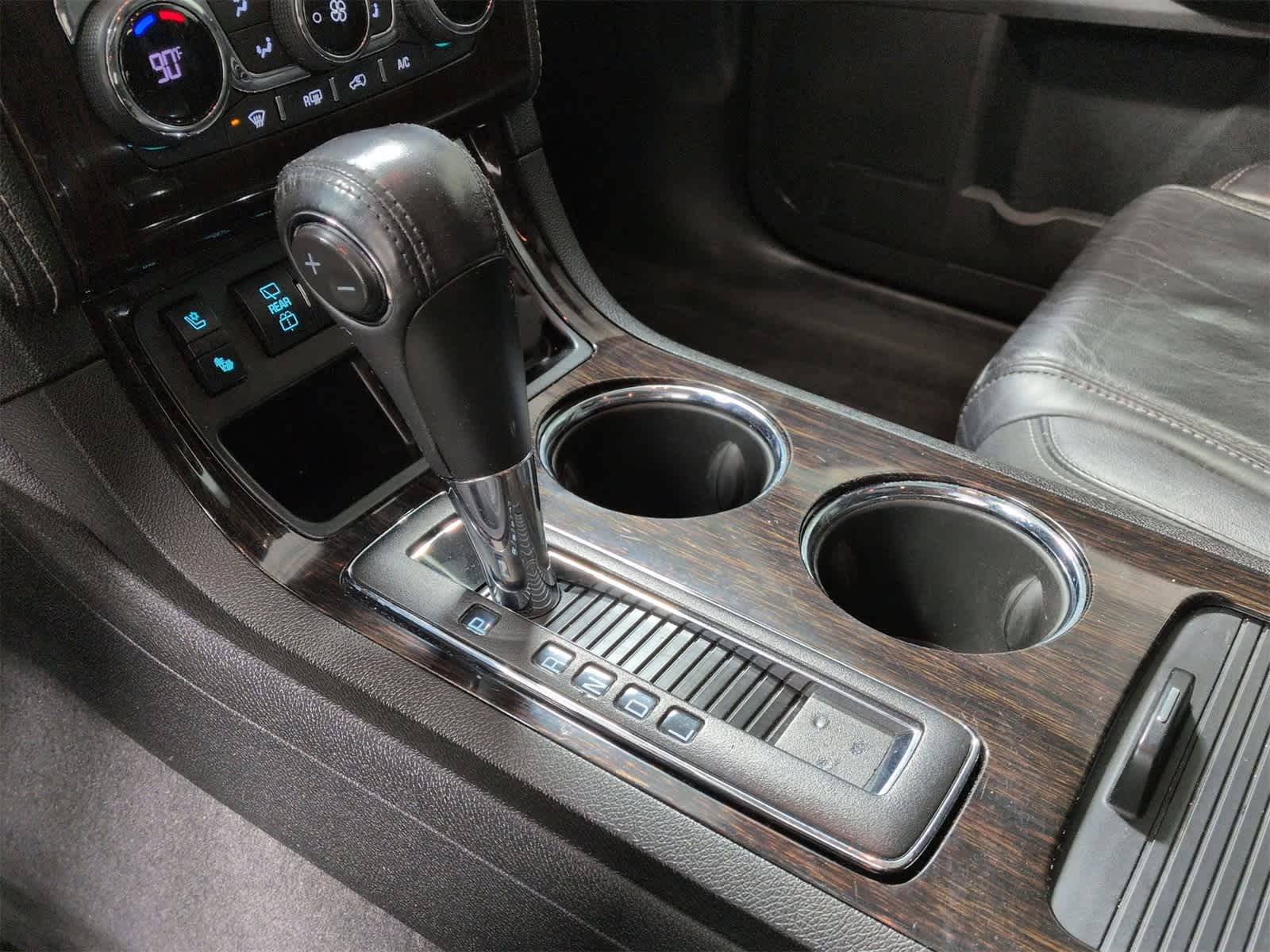 Thumbnail: 2016 Chevrolet Traverse - 32