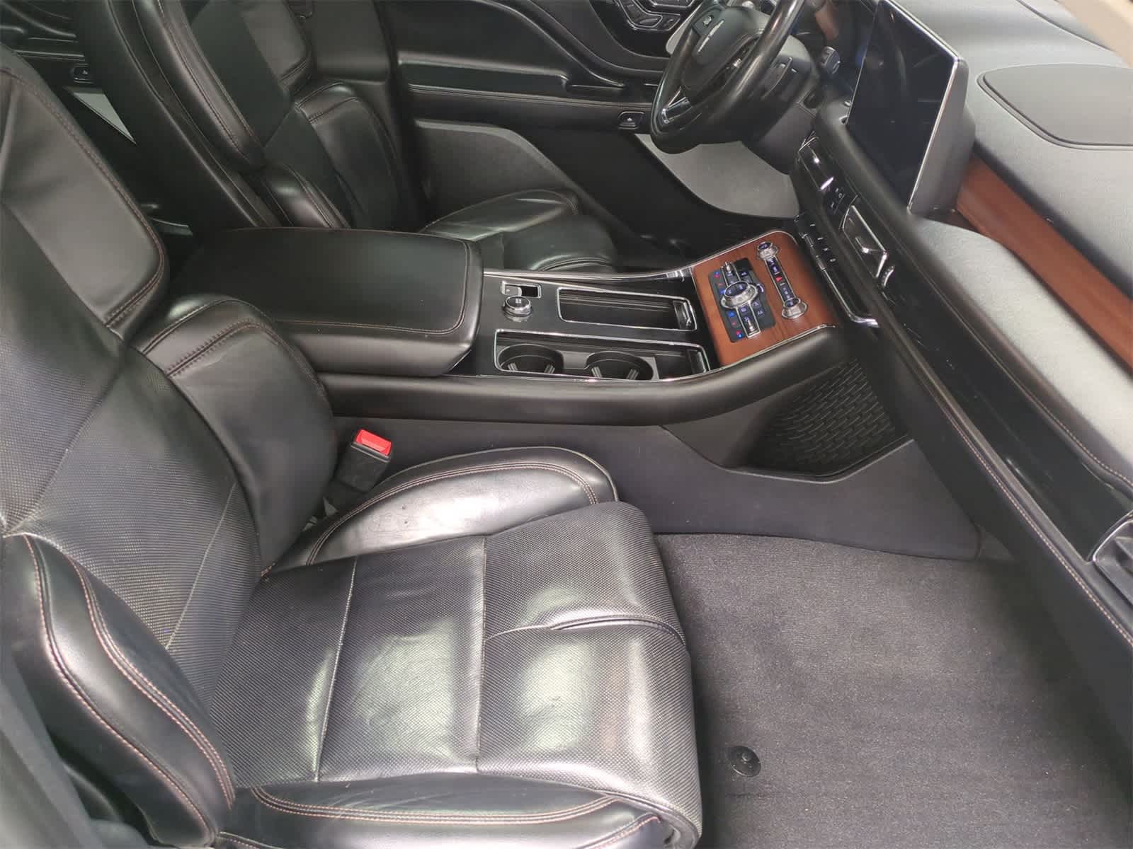 Thumbnail: 2020 Lincoln Aviator - 24