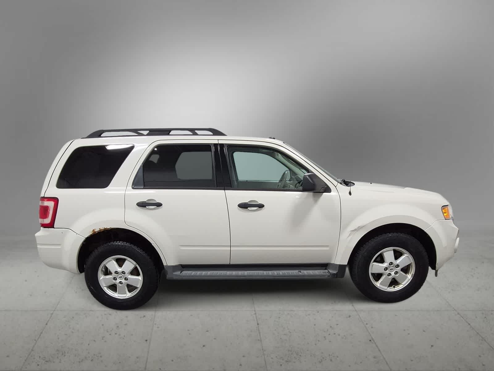 Thumbnail: 2011 Ford Escape - 8