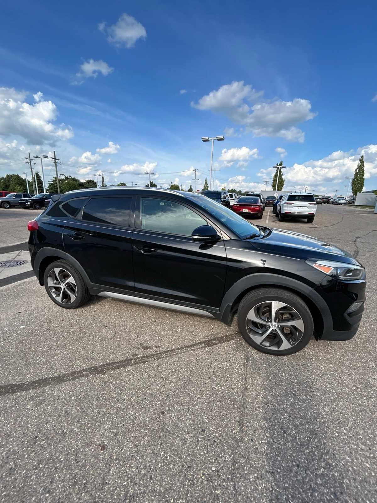 Thumbnail: 2017 Hyundai Tucson - 12