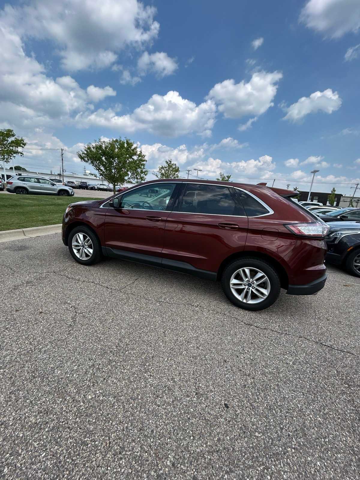 Thumbnail: 2015 Ford Edge - 25