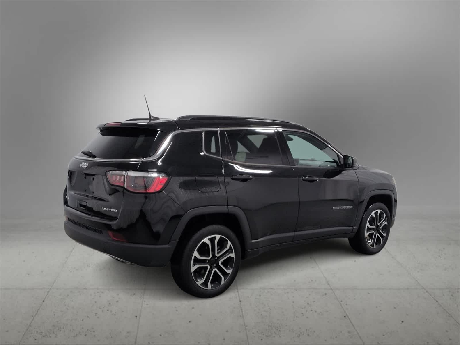 Thumbnail: 2023 Jeep Compass - 8