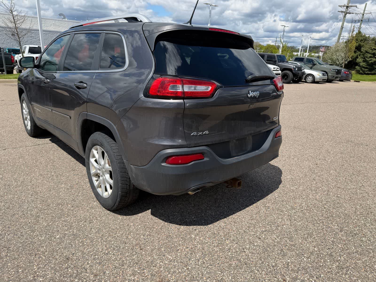 Thumbnail: 2015 Jeep Cherokee - 23