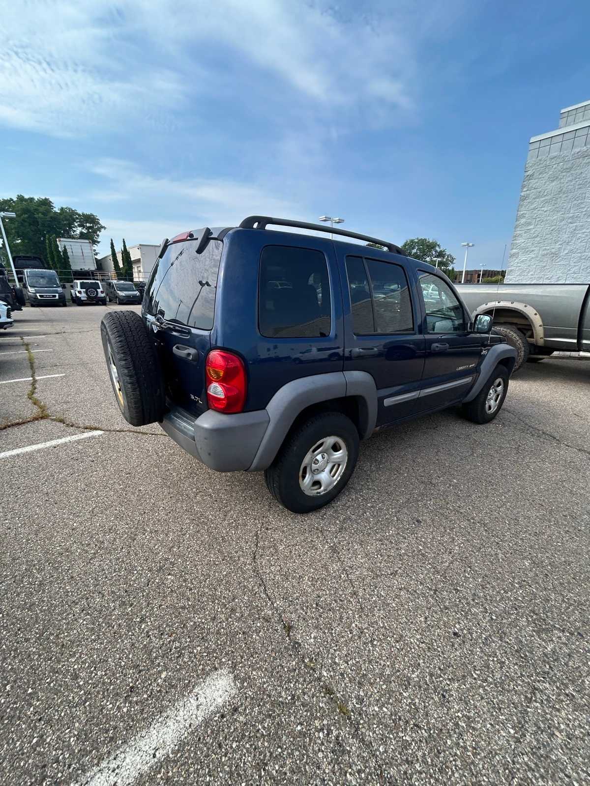 Thumbnail: 2002 Jeep Liberty - 19