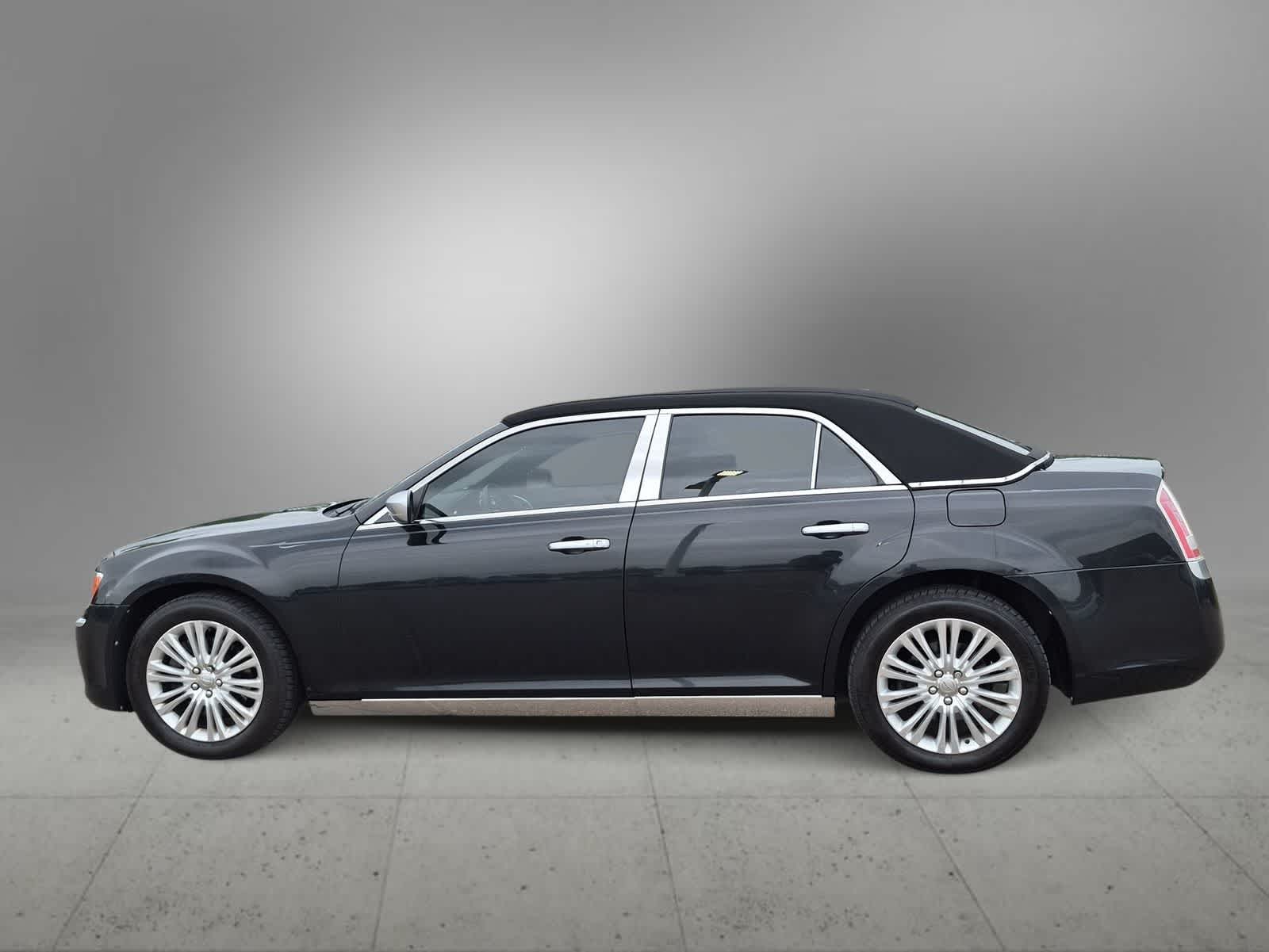 Thumbnail: 2013 Chrysler 300 - 5