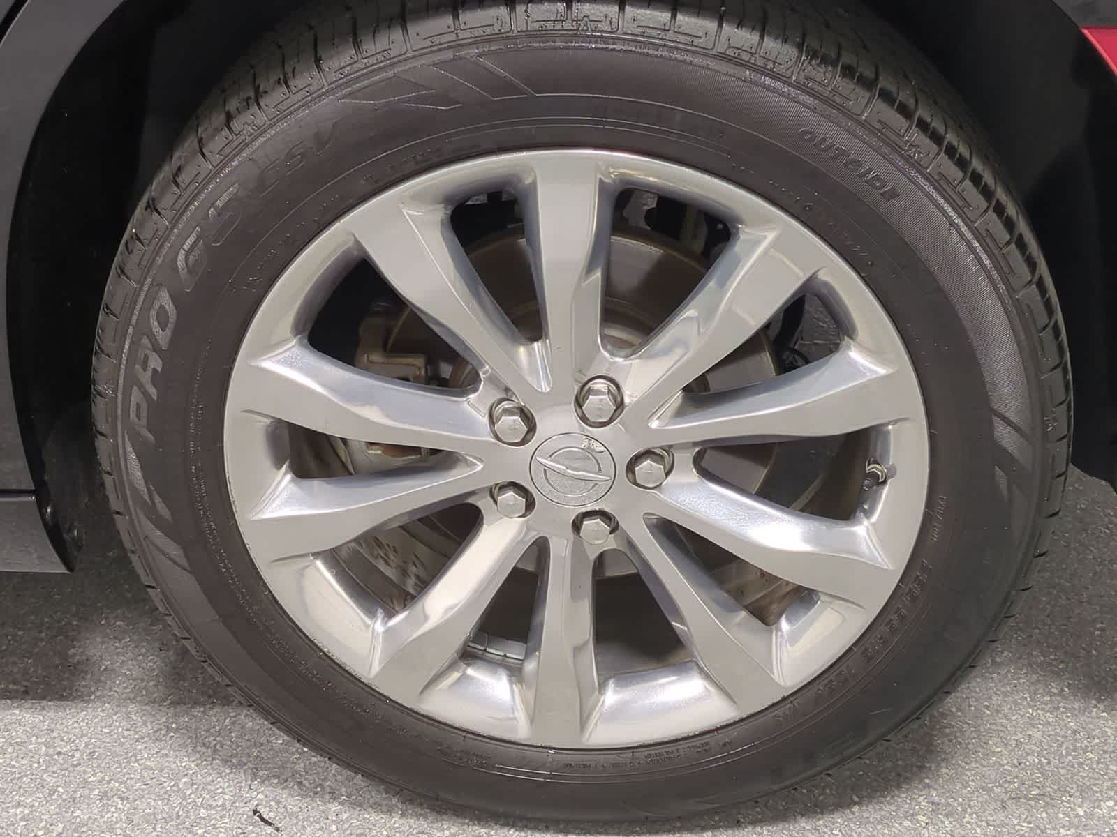 Thumbnail: 2023 Chrysler 300 - 14