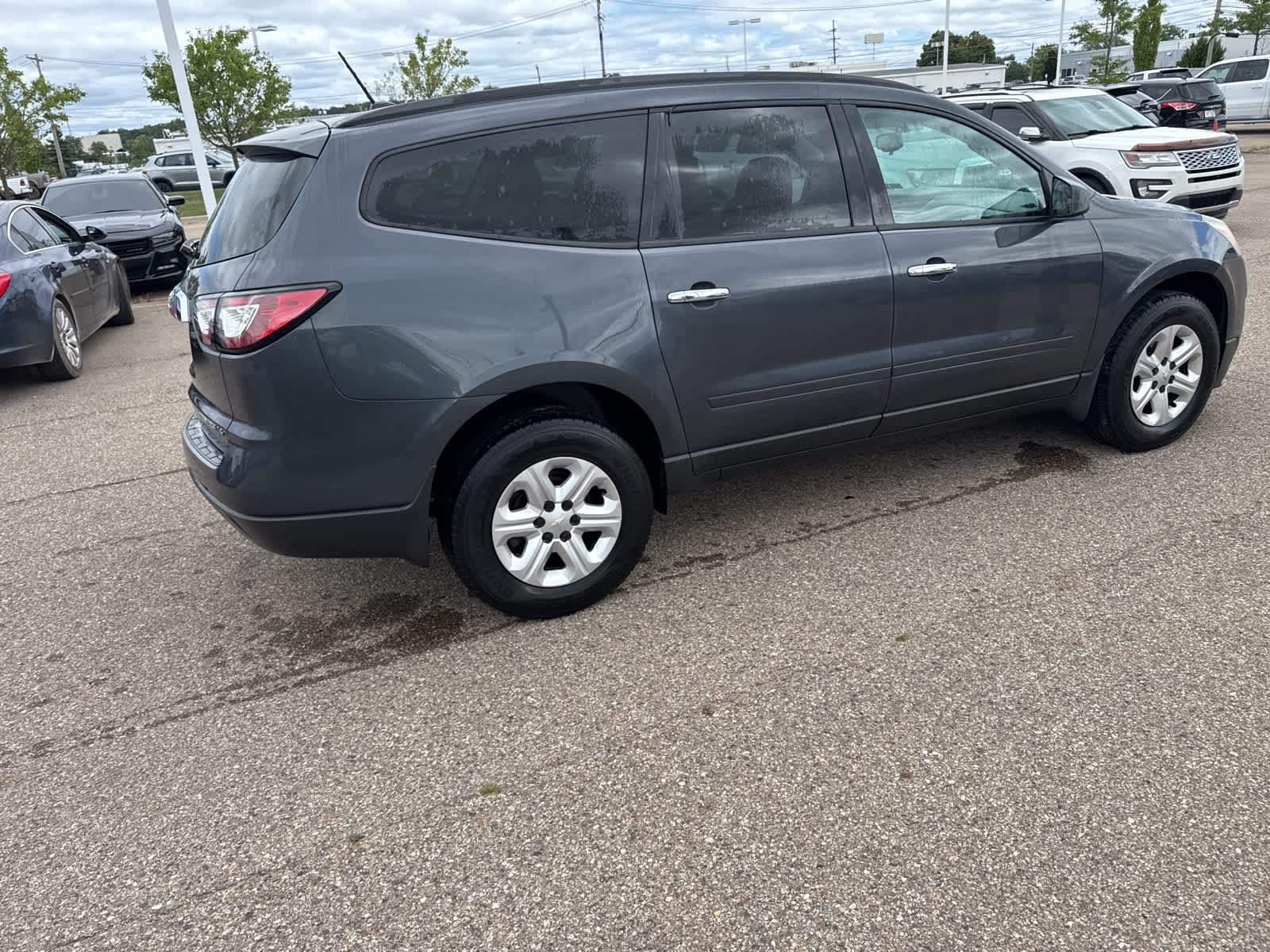 Thumbnail: 2014 Chevrolet Traverse - 15