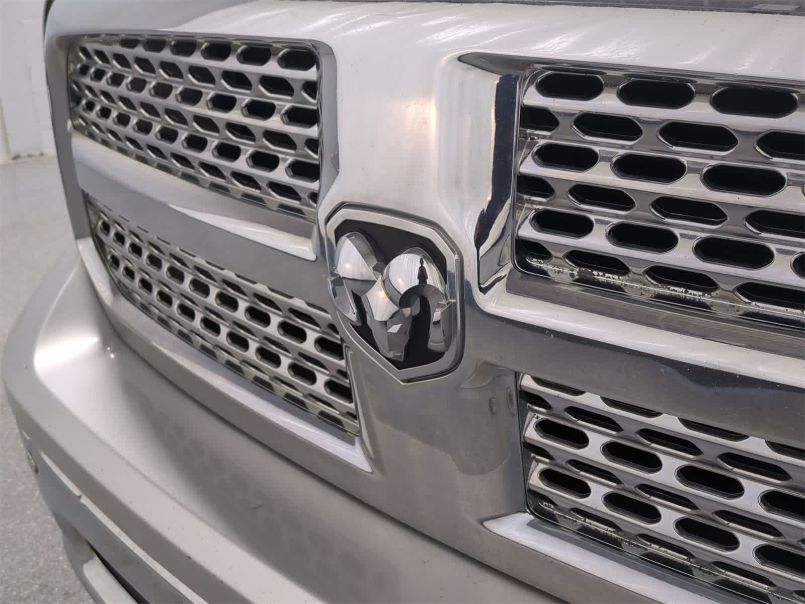 2016 RAM 1500 Laramie 12