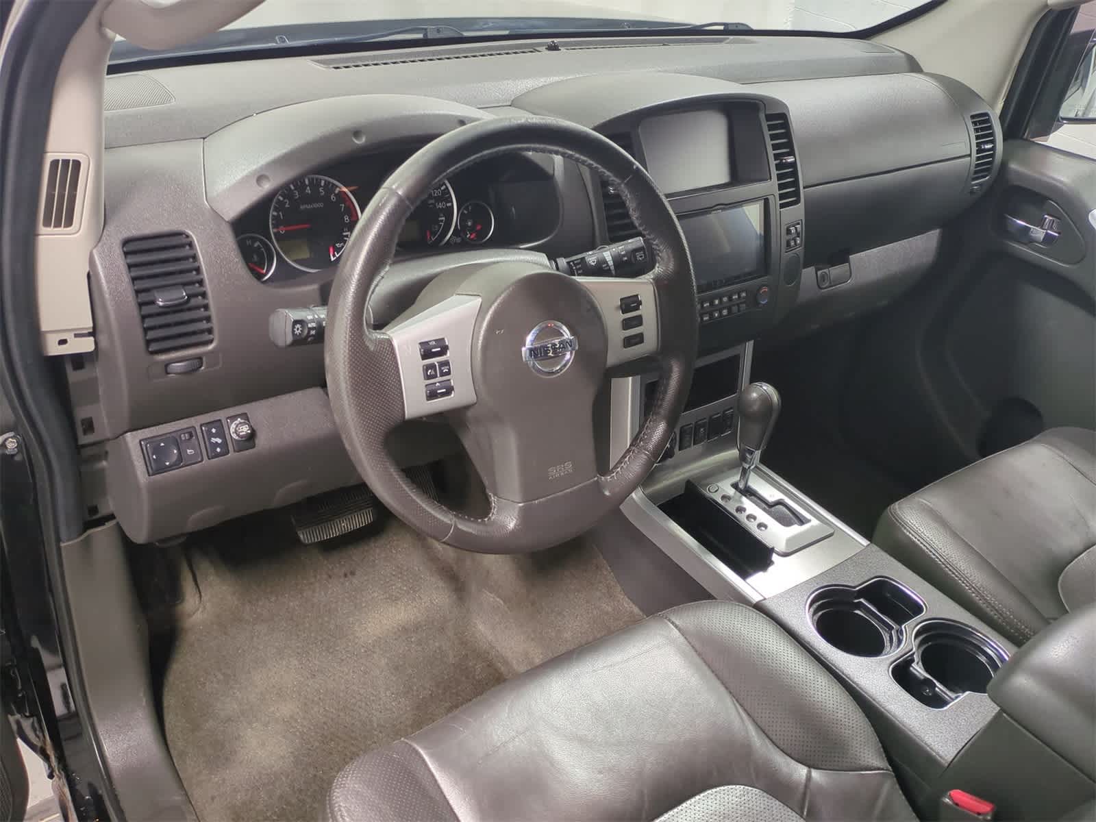 Thumbnail: 2012 Nissan Pathfinder - 10