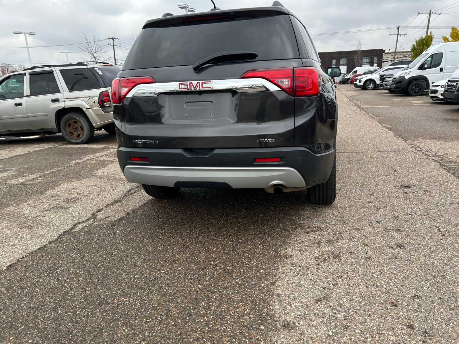 Thumbnail: 2017 GMC Acadia - 18