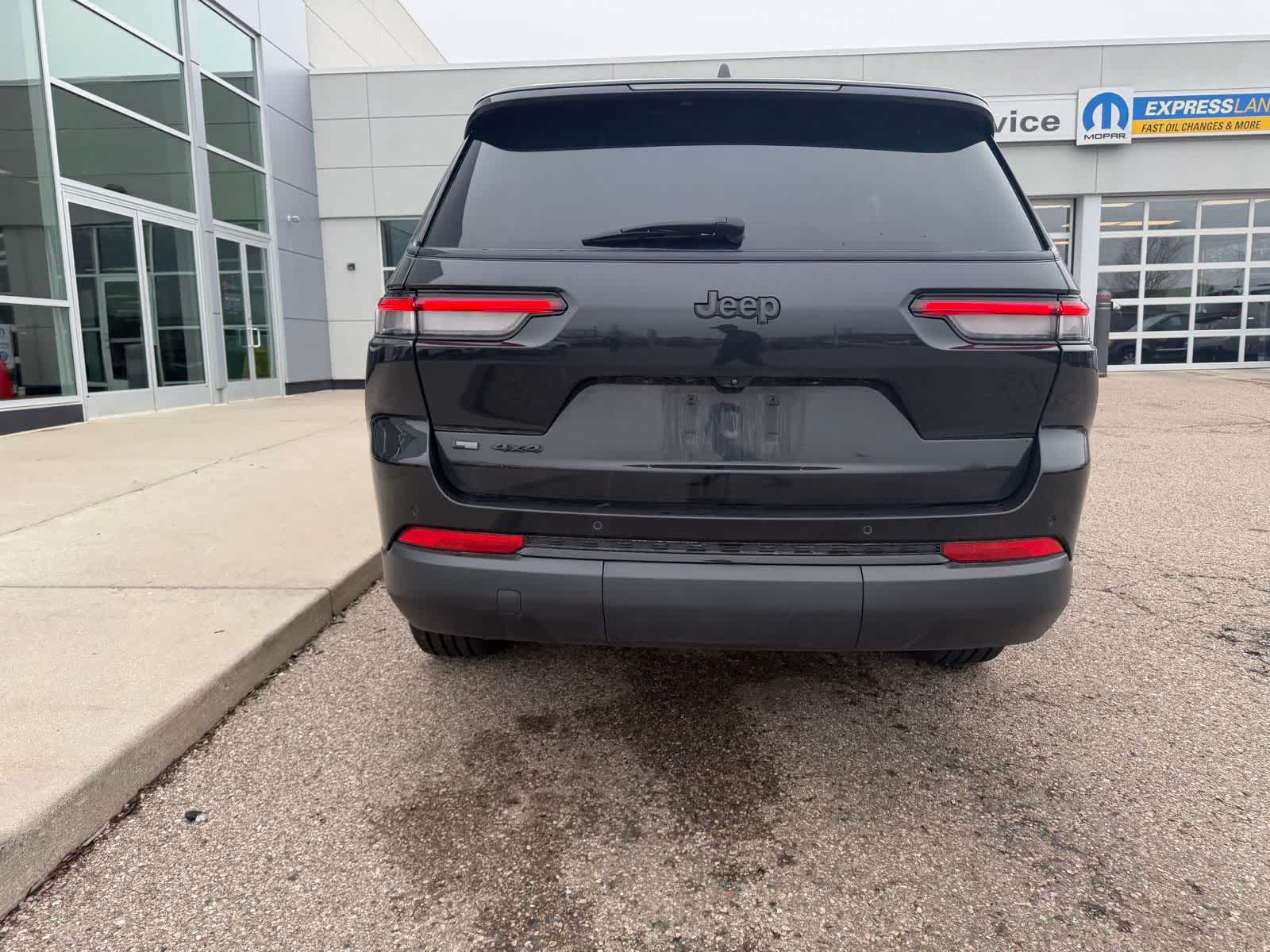 Thumbnail: 2022 Jeep Grand Cherokee L - 25