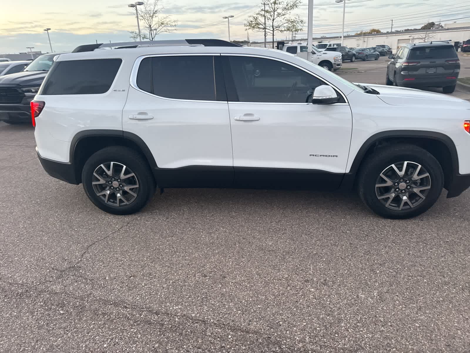 Thumbnail: 2021 GMC Acadia - 13