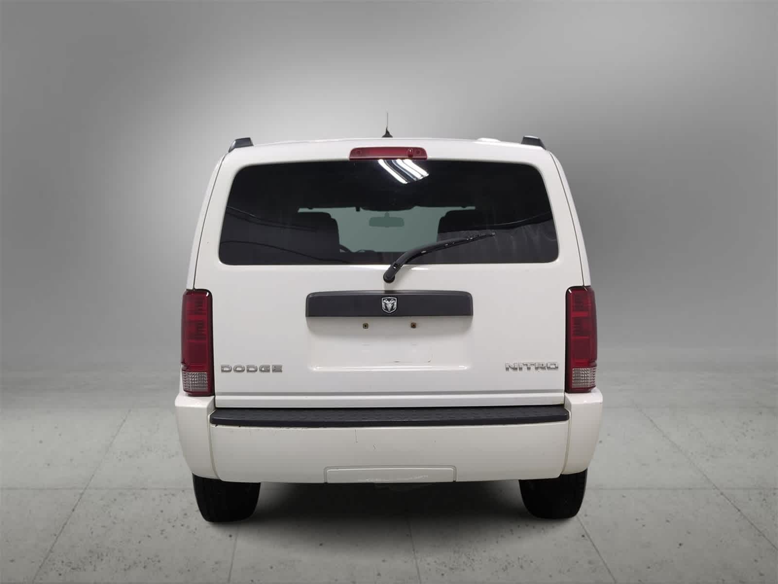 Thumbnail: 2009 Dodge Nitro - 7