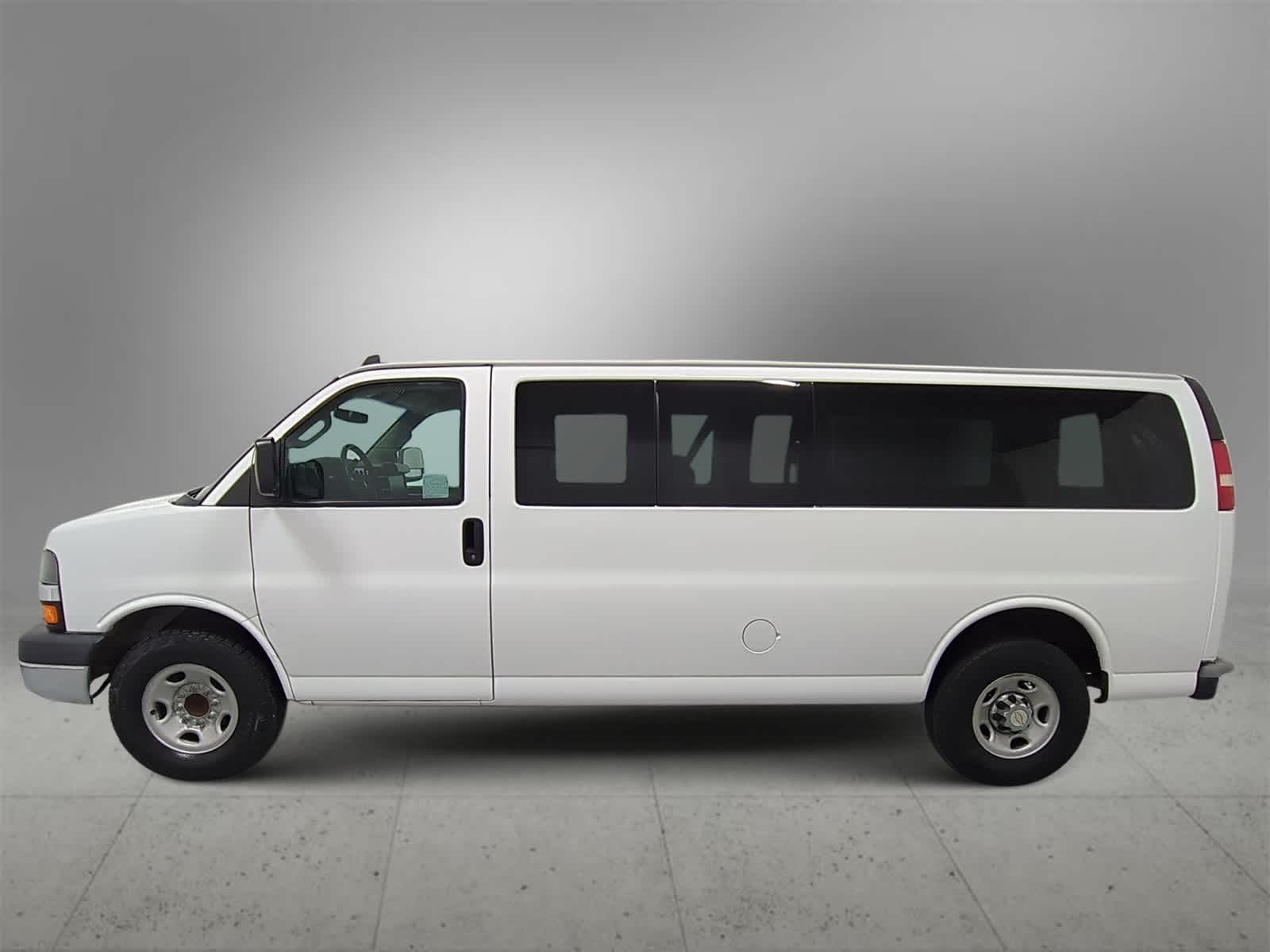 Thumbnail: 2016 Chevrolet Express - 5