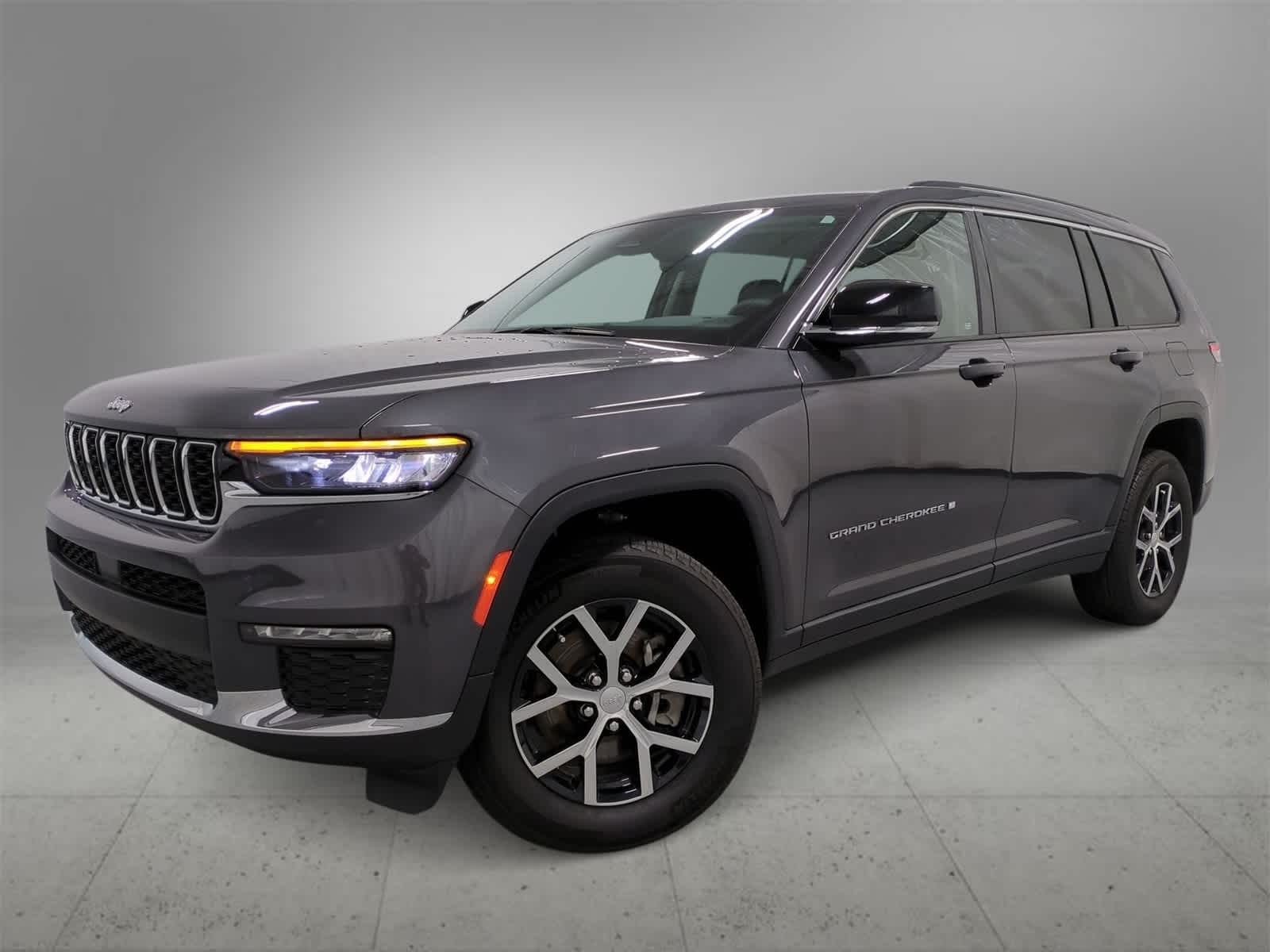 2023 Jeep Grand Cherokee L Limited Edition -
                  Farmington Hills, MI