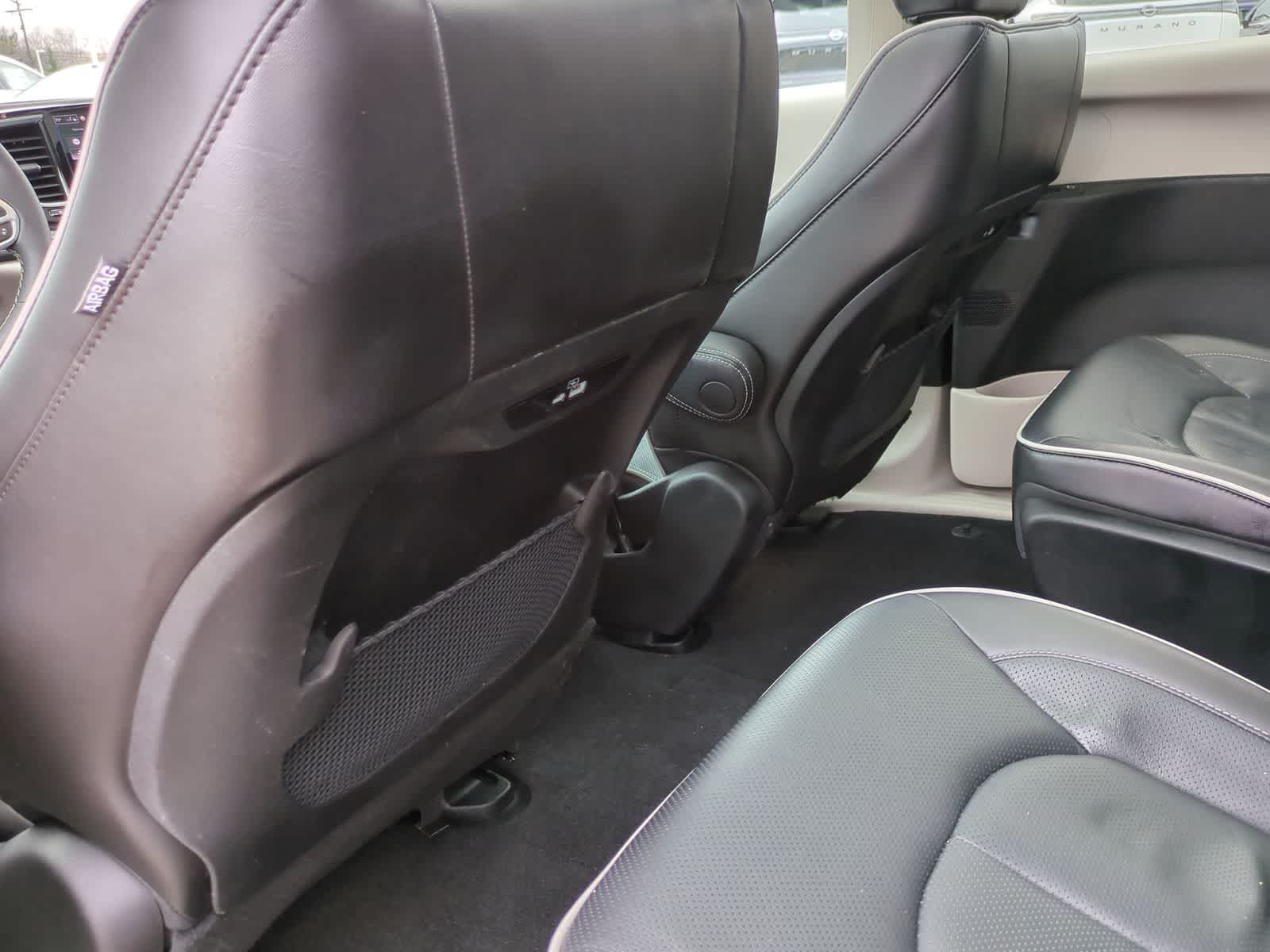 Thumbnail: 2022 Chrysler Pacifica - 19