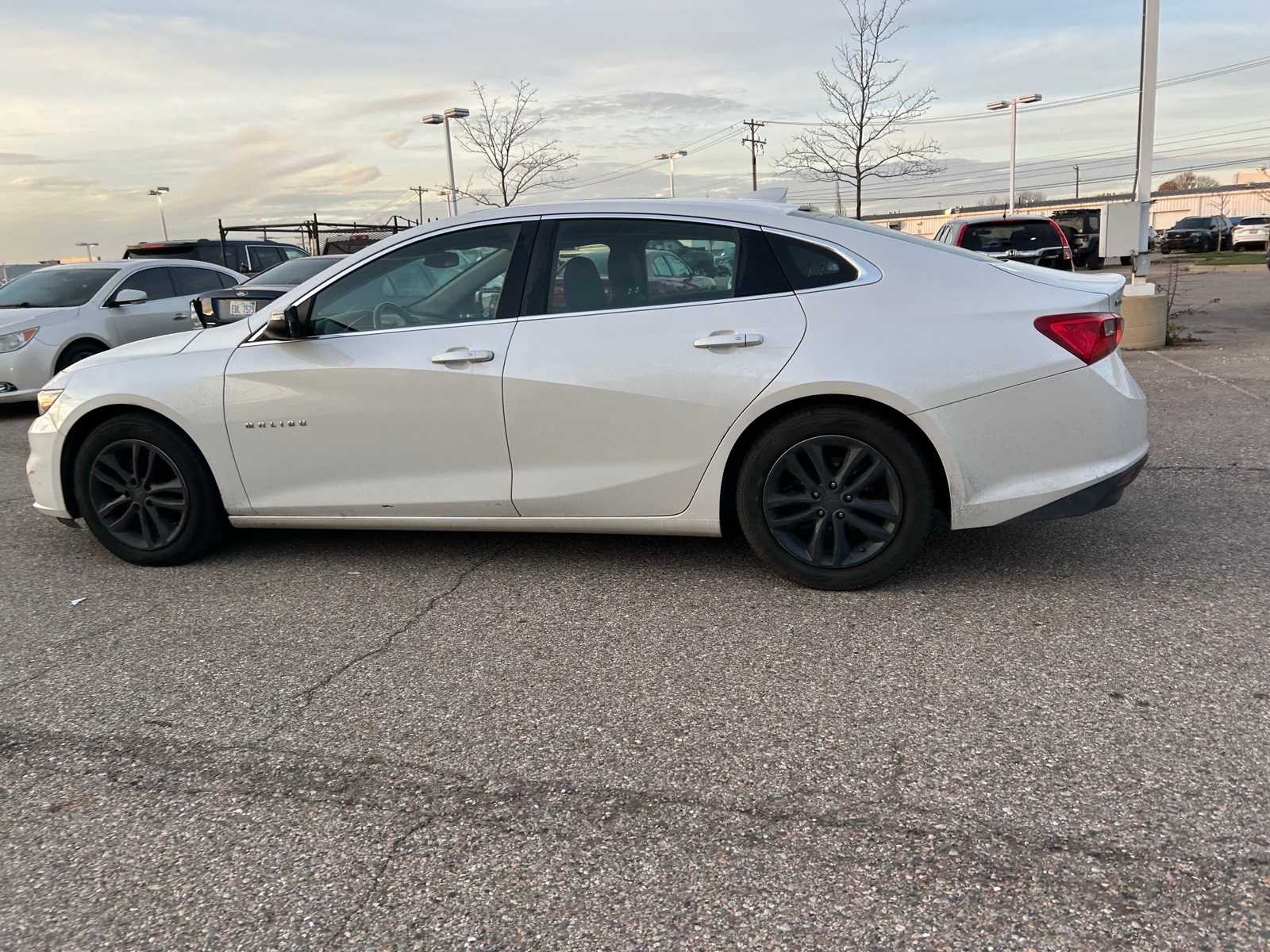 Thumbnail: 2016 Chevrolet Malibu - 23