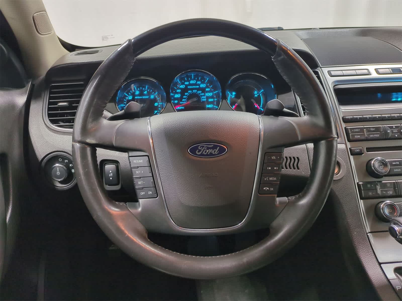 Thumbnail: 2010 Ford Taurus - 23