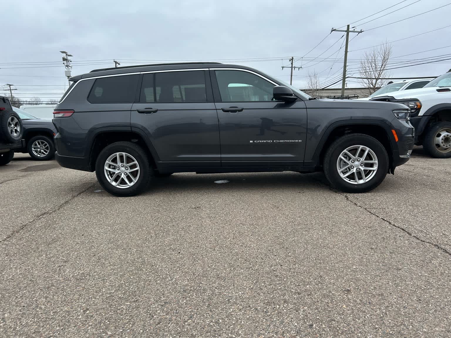 Thumbnail: 2024 Jeep Grand Cherokee L - 11