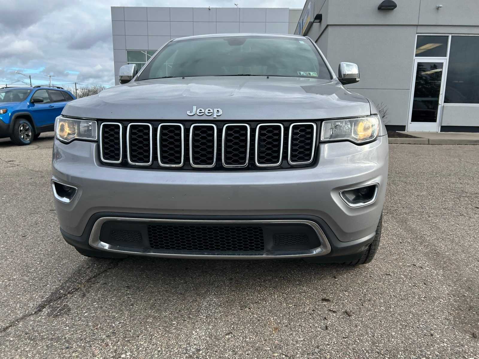 Thumbnail: 2020 Jeep Grand Cherokee - 4