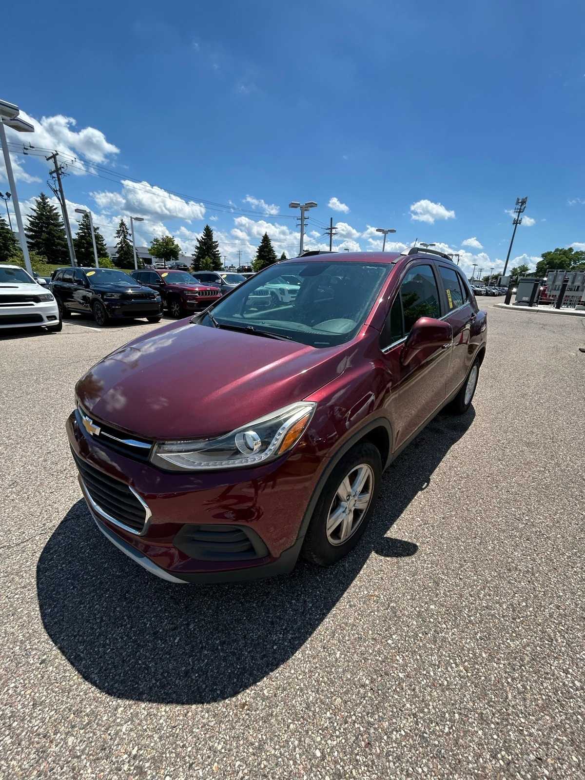Thumbnail: 2017 Chevrolet Trax - 2