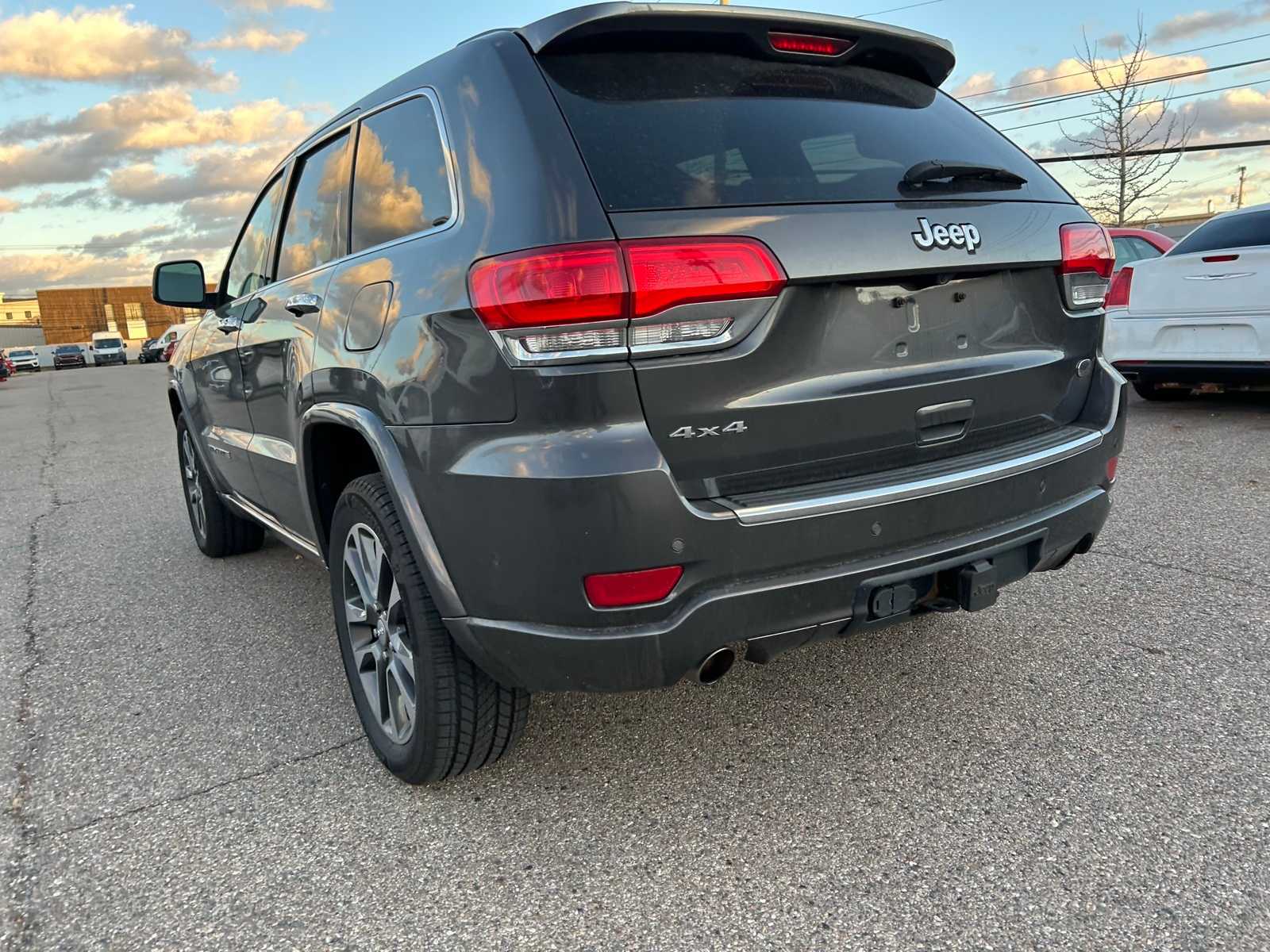 Thumbnail: 2018 Jeep Grand Cherokee - 18