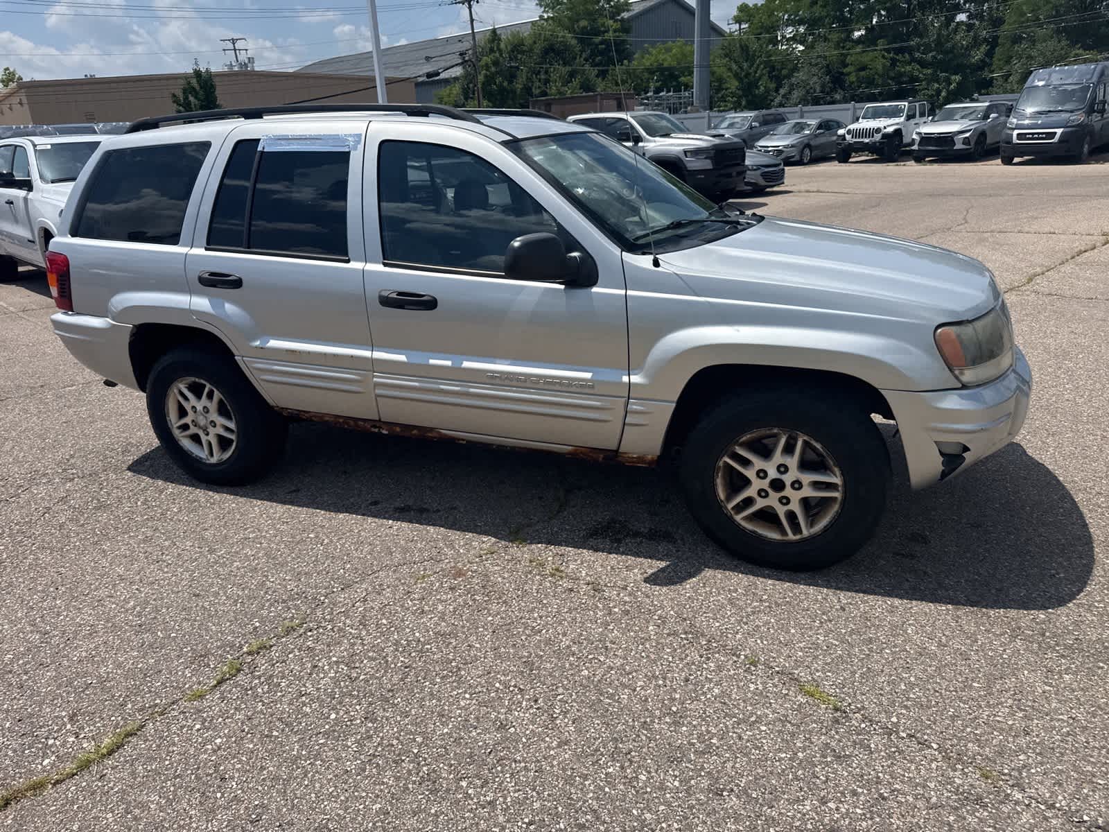 Thumbnail: 2004 Jeep Grand Cherokee - 10