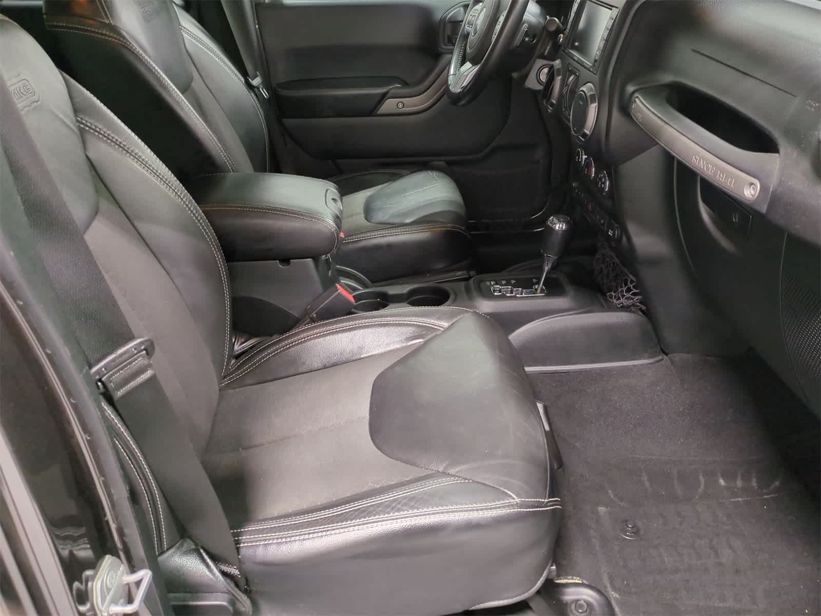 Thumbnail: 2018 Jeep Wrangler - 21