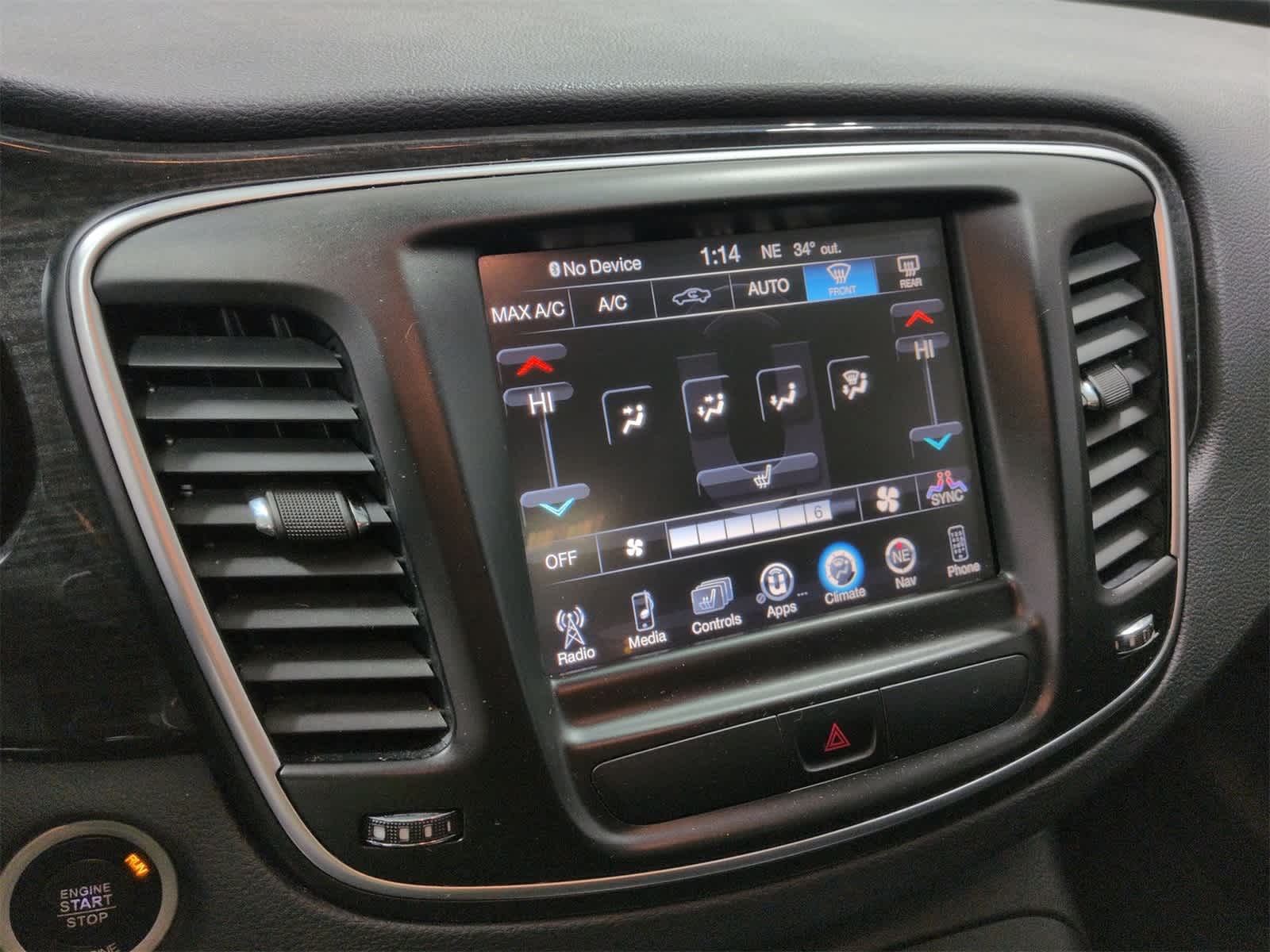 Thumbnail: 2015 Chrysler 200 - 30