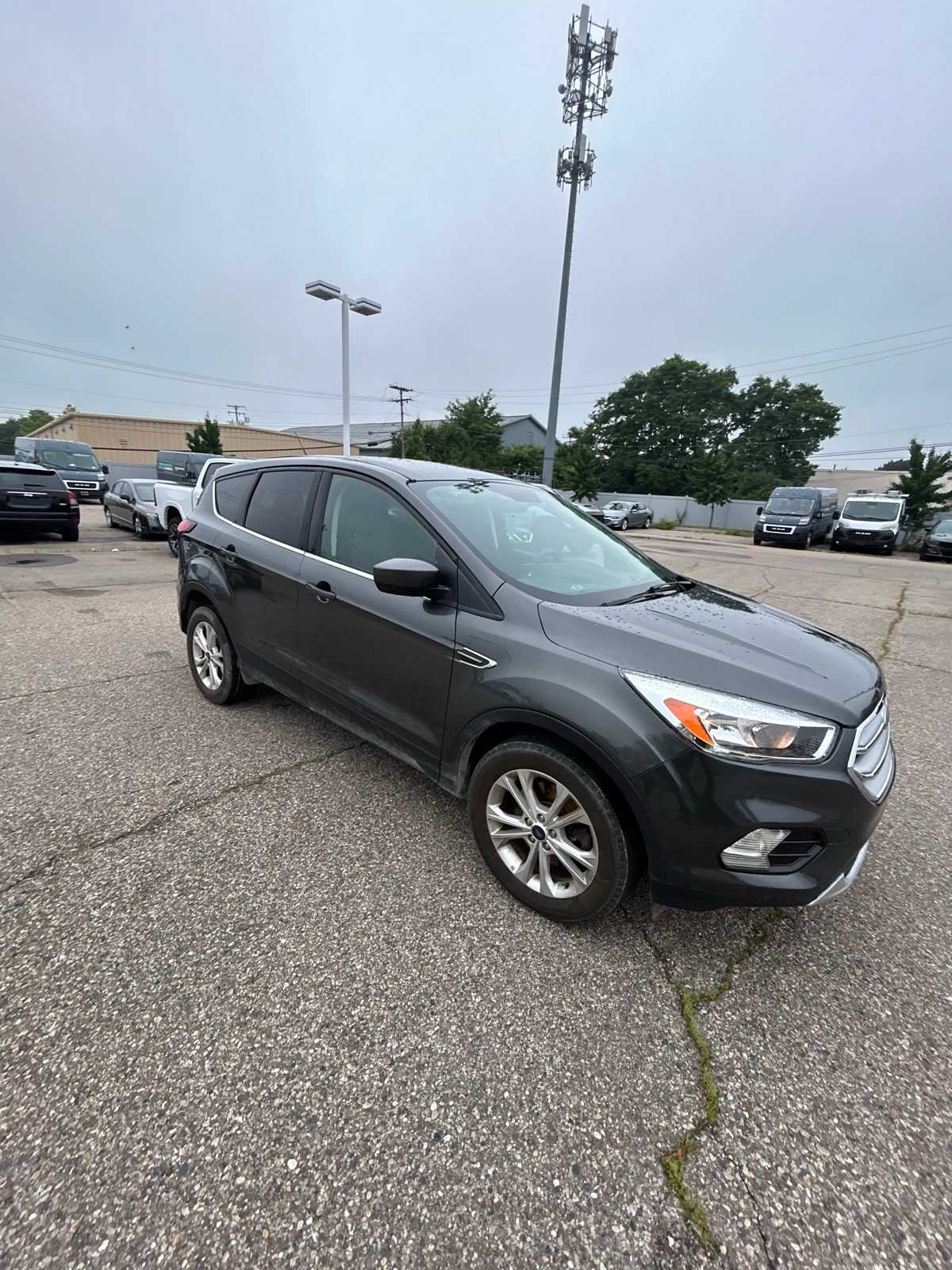 Thumbnail: 2019 Ford Escape - 9