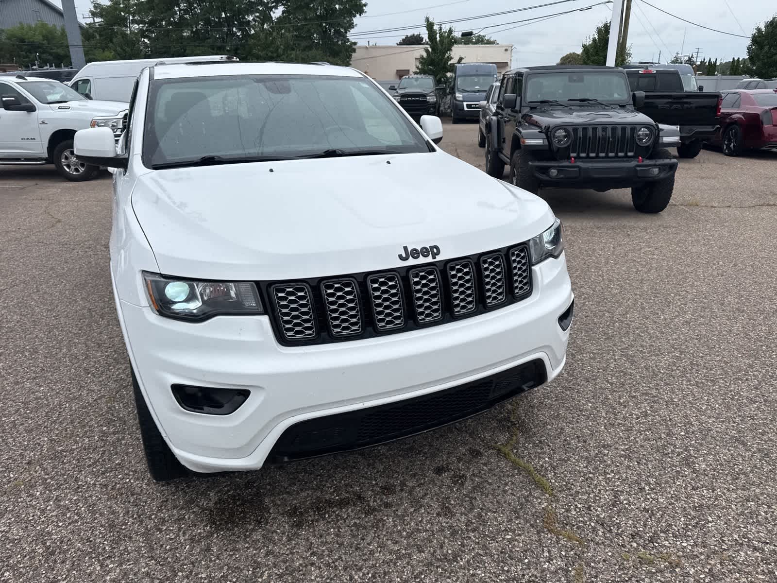 Thumbnail: 2022 Jeep Grand Cherokee - 6