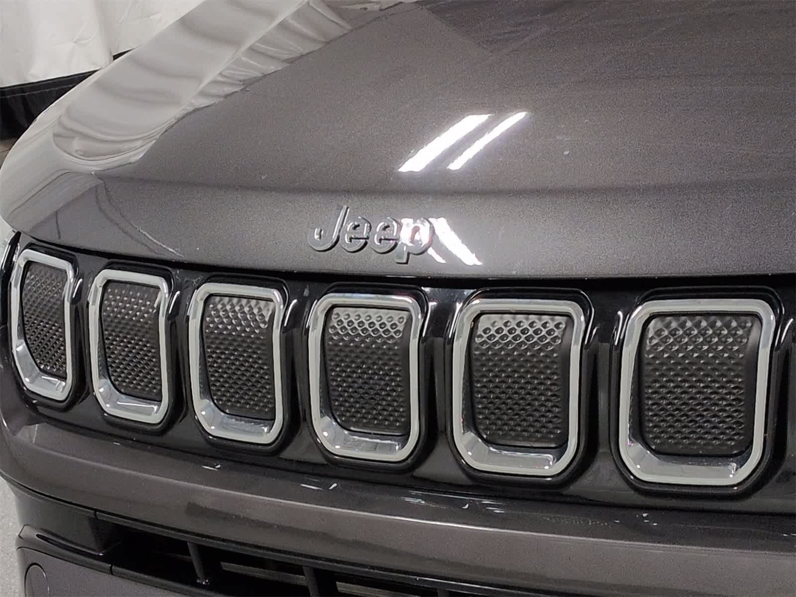 Thumbnail: 2022 Jeep Compass - 12