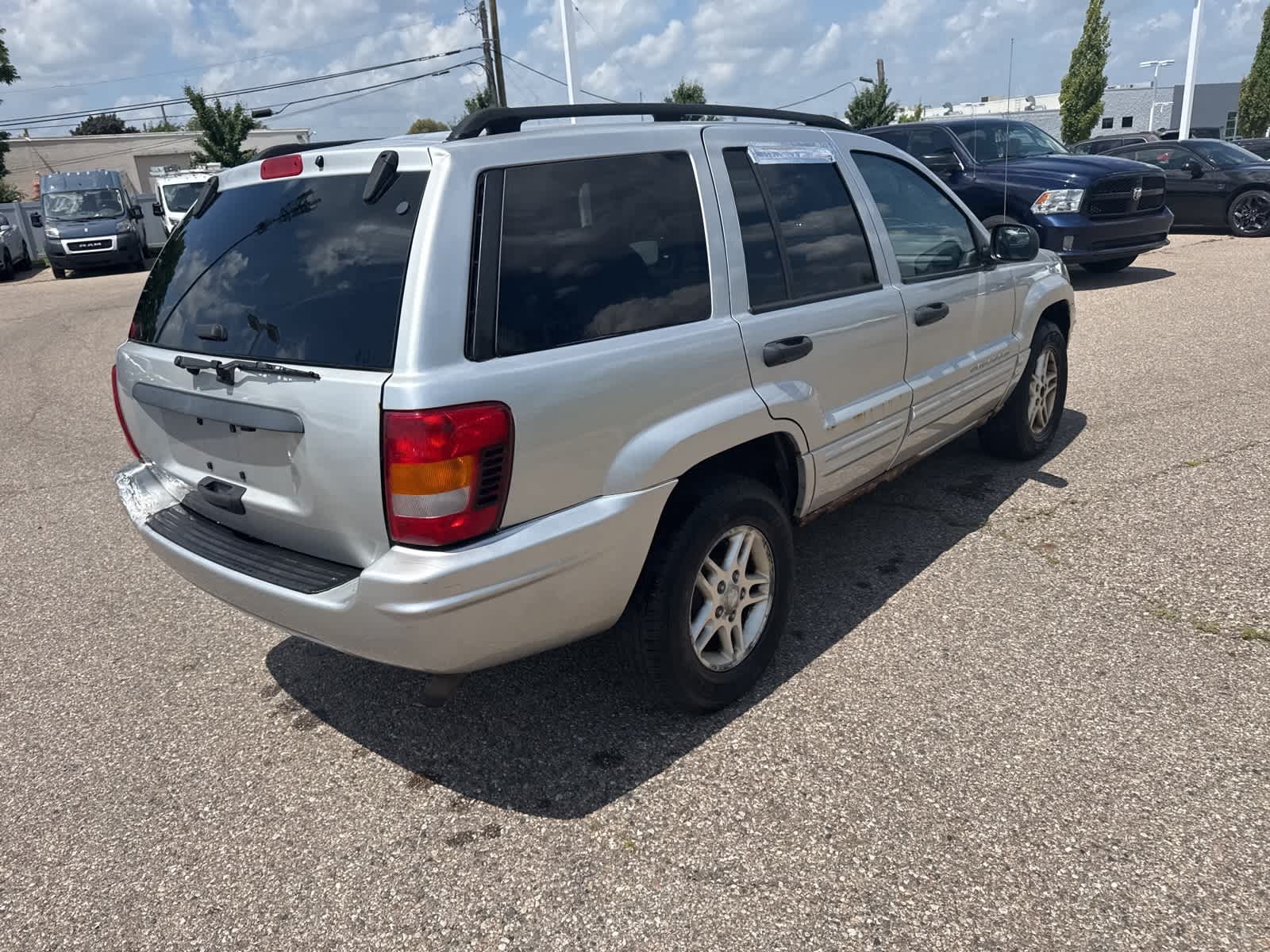 Thumbnail: 2004 Jeep Grand Cherokee - 16