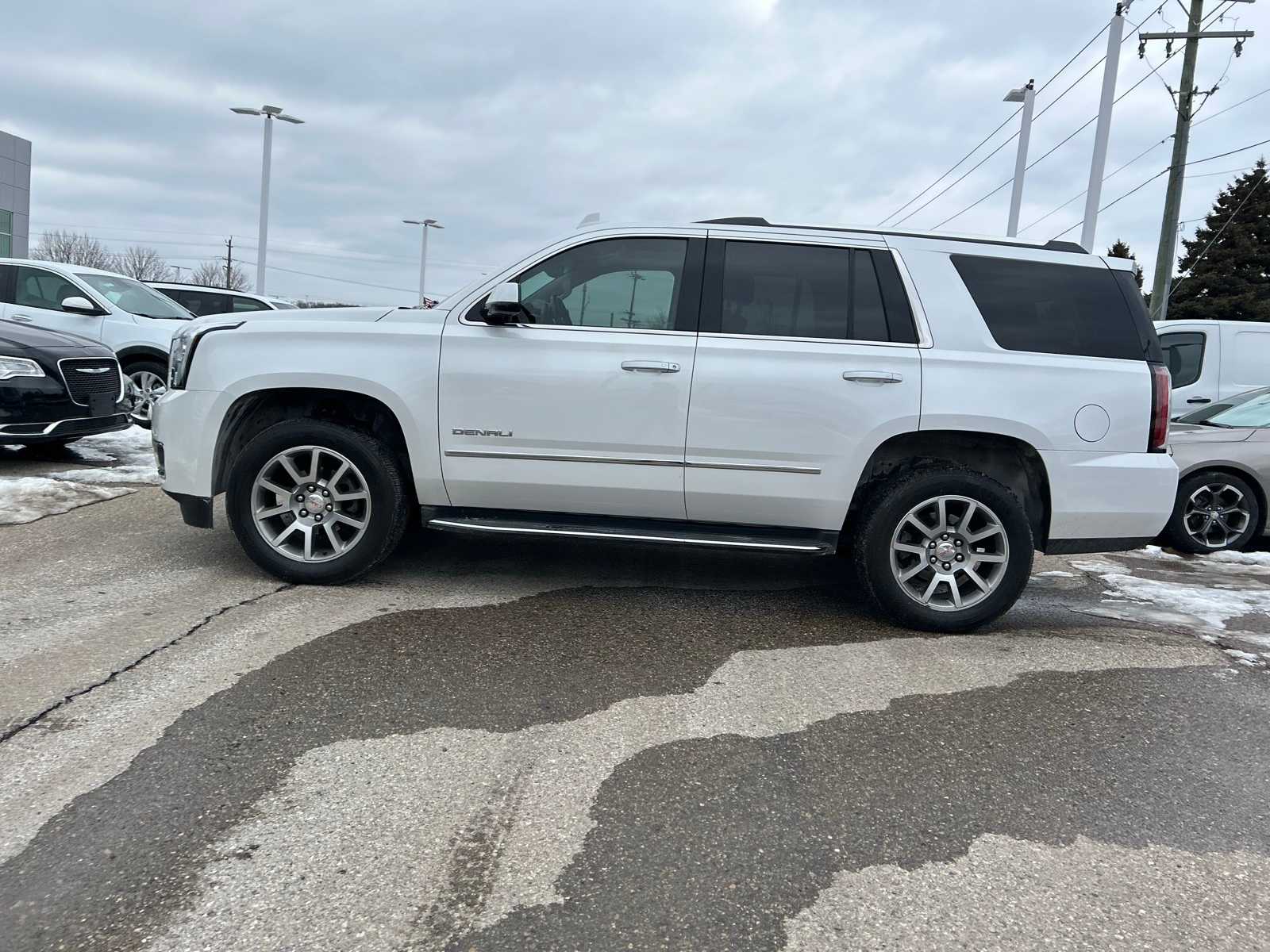 Thumbnail: 2017 GMC Yukon - 34