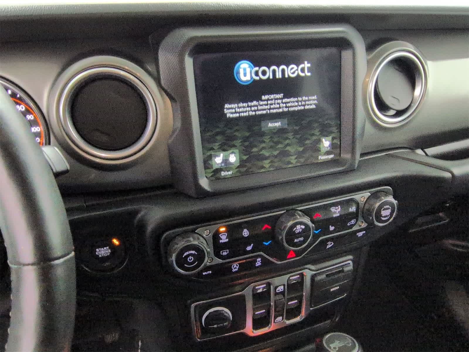 Thumbnail: 2019 Jeep Wrangler - 28