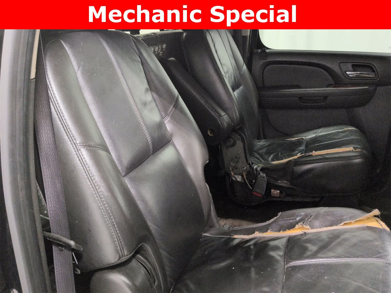 Thumbnail: 2011 Chevrolet Suburban - 21