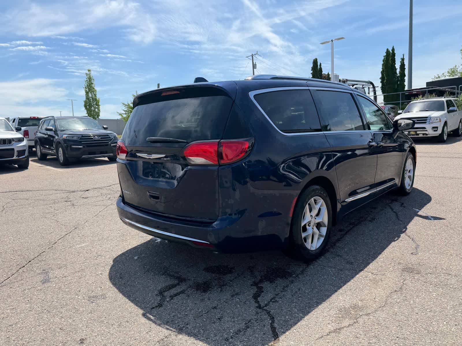 Thumbnail: 2019 Chrysler Pacifica - 22