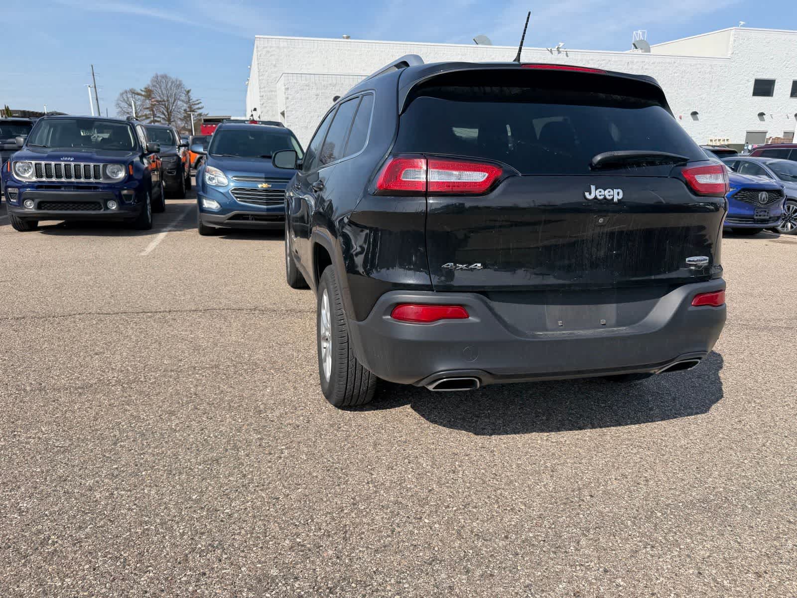 Thumbnail: 2015 Jeep Cherokee - 26