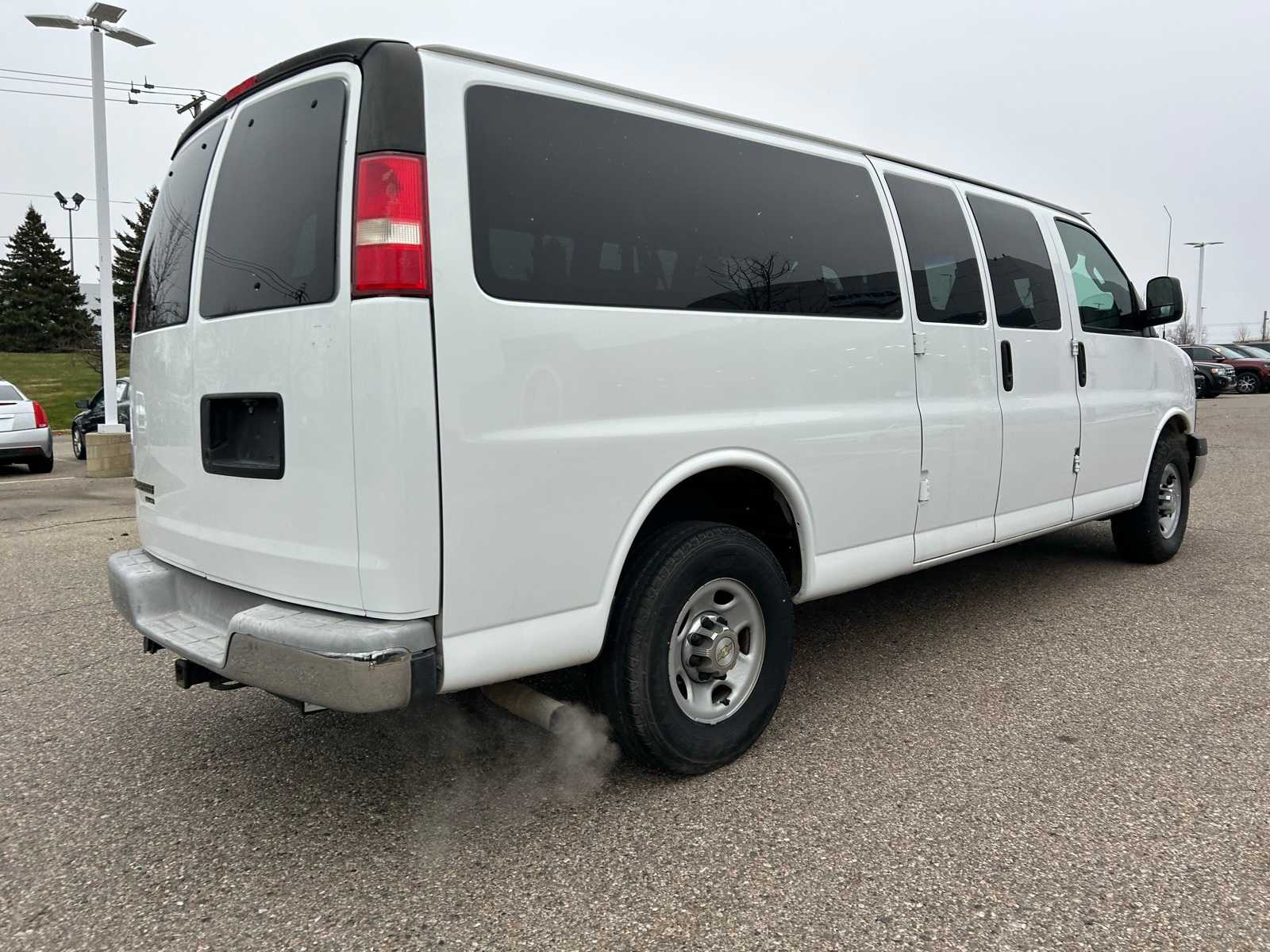 Thumbnail: 2016 Chevrolet Express - 18