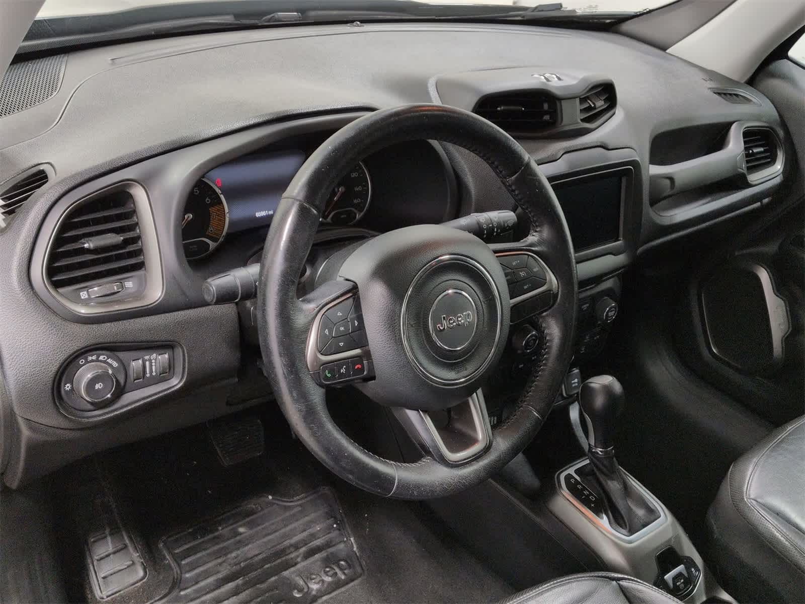 Thumbnail: 2019 Jeep Renegade - 10