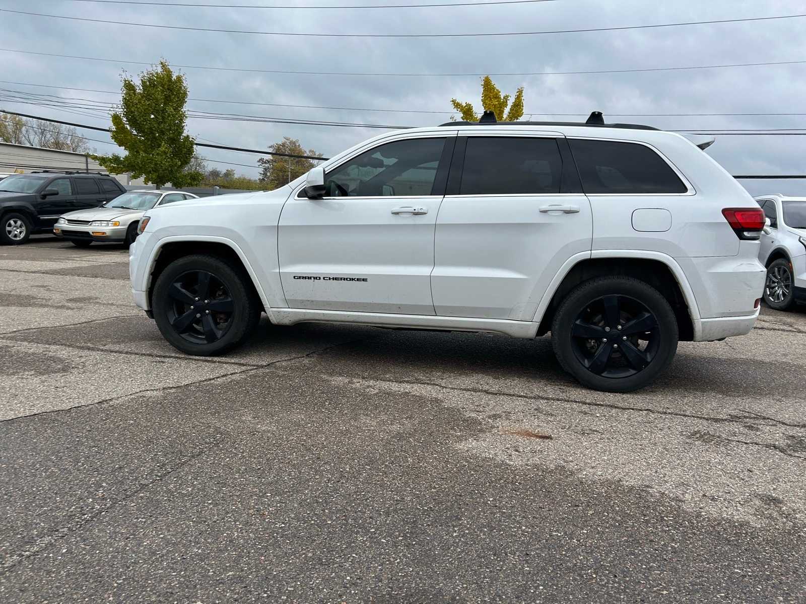 Thumbnail: 2015 Jeep Grand Cherokee - 19