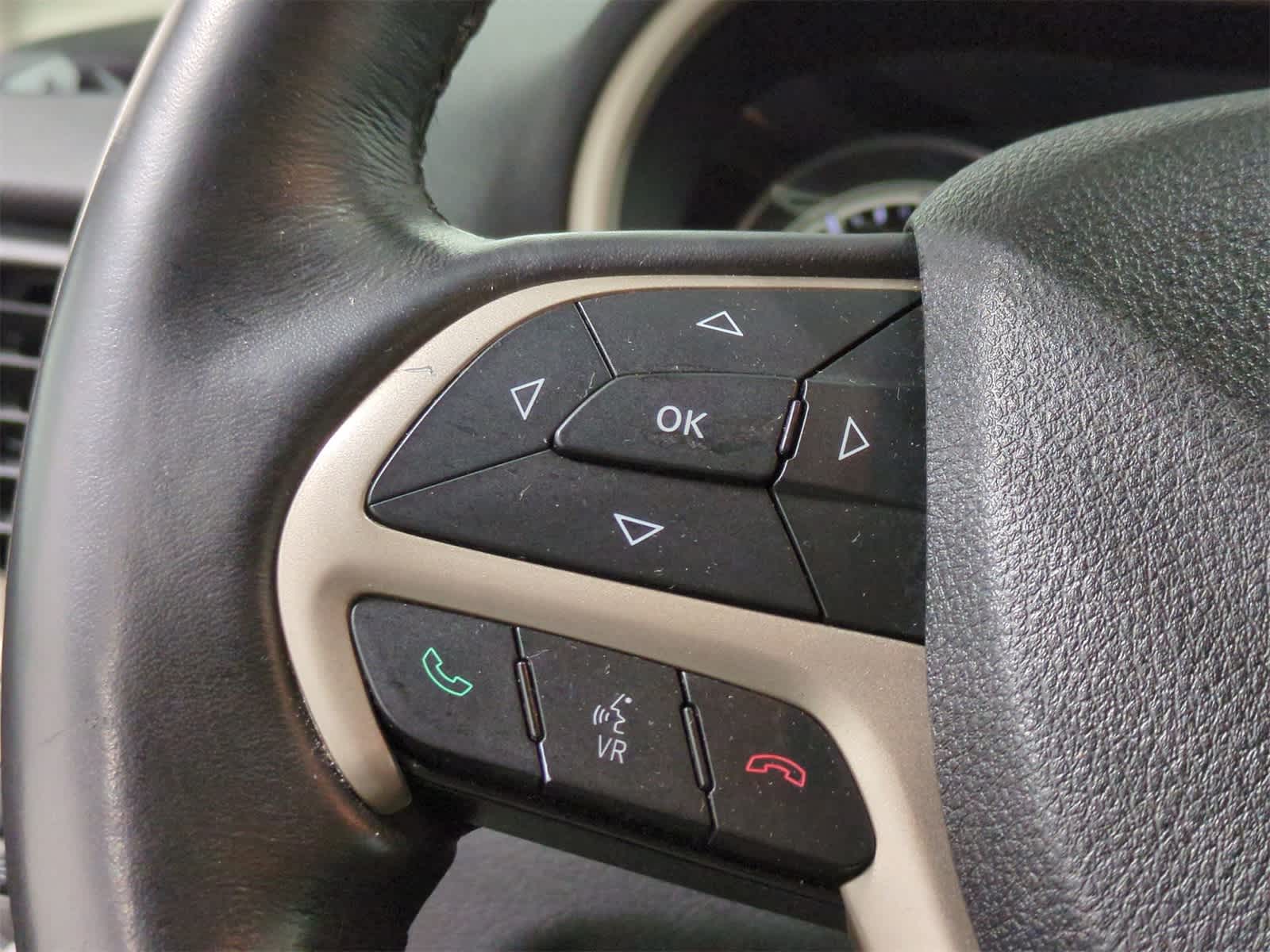 Thumbnail: 2016 Jeep Cherokee - 23