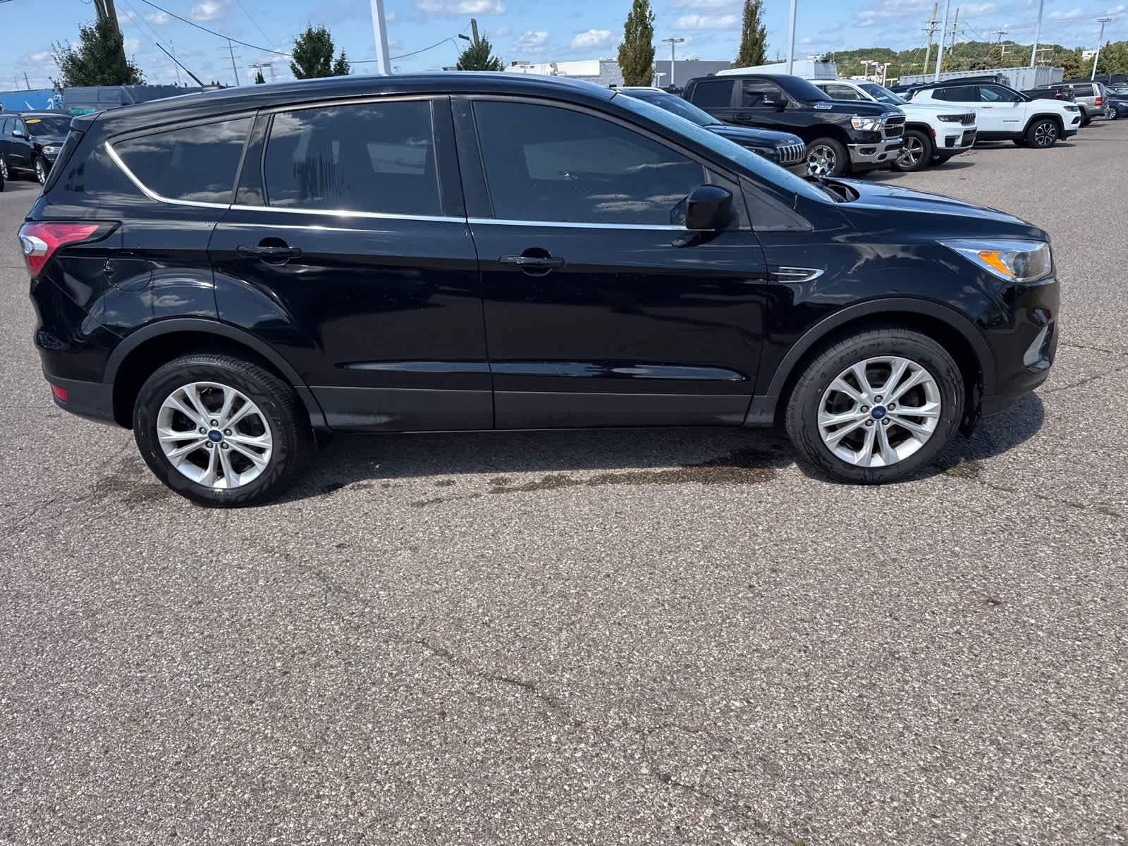 Thumbnail: 2017 Ford Escape - 8